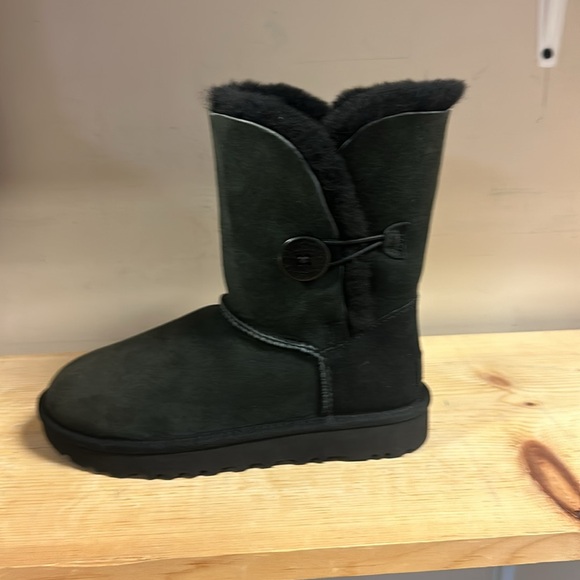 UGG Black Bailey Button Shearling Boots - Picture 3 of 9